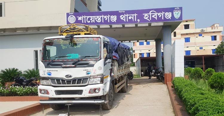 3745 sacks of Indian sugar recovered in Shaistaganj, 19 arrested